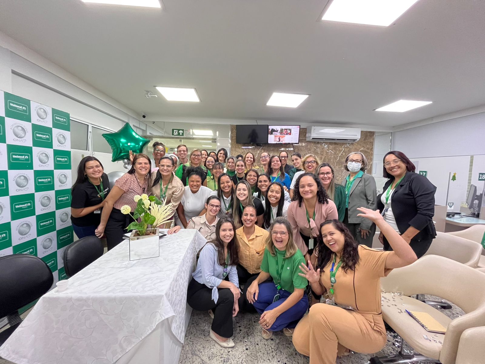 Janaina conduzindo formação em Acreditação ONA, registro 7 de 14